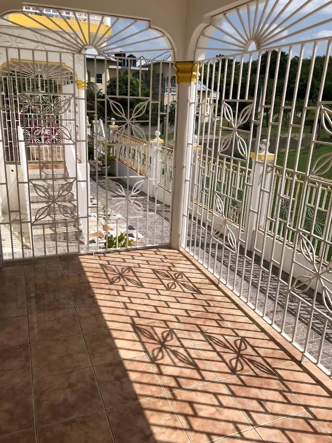 Star Castle Guest House Whitehouse